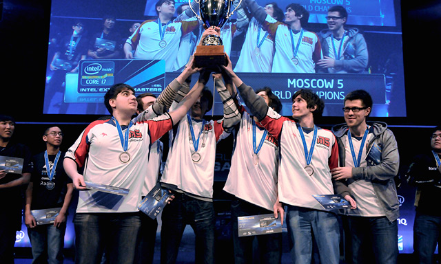 WBG对阵BLG的比赛中，Crsip使用娜美达成了在LPL的第300胜